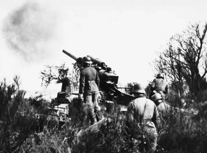 Framed Print : German artillery WWII Framed Print : German artillery WWII