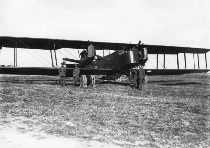 Framed Print : German Friedrichshafen G. III bomber plane, WW1 Framed Print : German Friedrichshafen G. III bomber plane, WW1