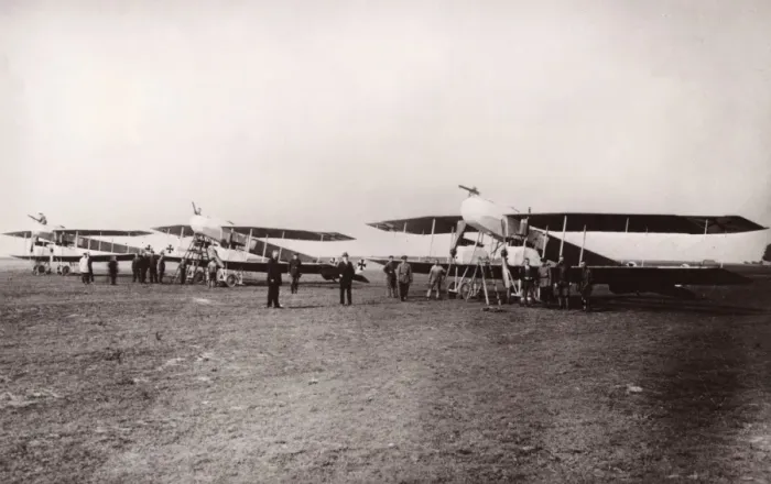 Framed Print : German Gotha G. I heavy bombers, WW1 Framed Print : German Gotha G. I heavy bombers, WW1