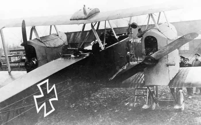 Framed Print : German Gotha G III heavy bomber plane, WW1 Framed Print : German Gotha G III heavy bomber plane, WW1