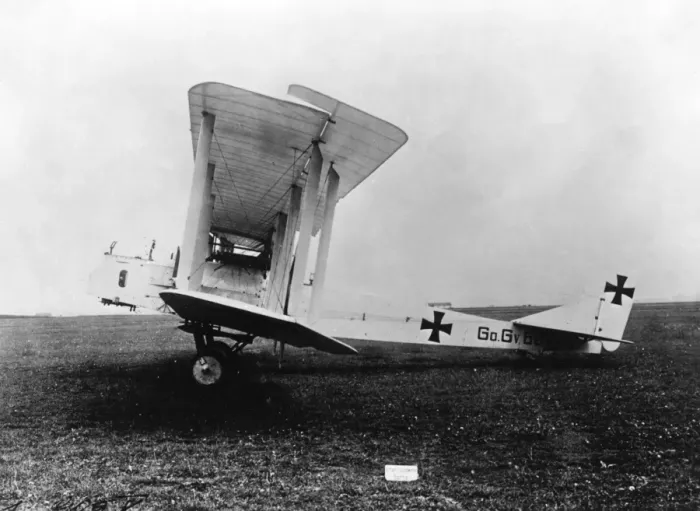 Framed Print : German Gotha G. V heavy bomber, WW1 Framed Print : German Gotha G. V heavy bomber, WW1