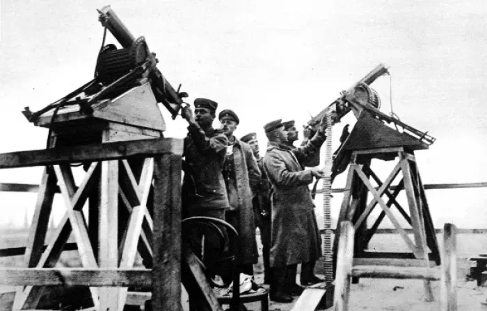 Framed Print : German machine guns on temporary mountains for use against war planes Framed Print : German machine guns on temporary mountains for use against war planes