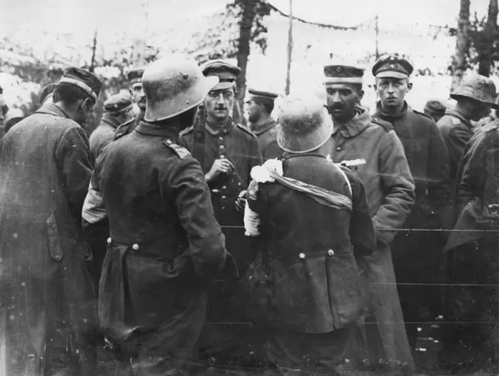 Framed Print : German prisoners captured at Broodseinde, WW1 Framed Print : German prisoners captured at Broodseinde, WW1