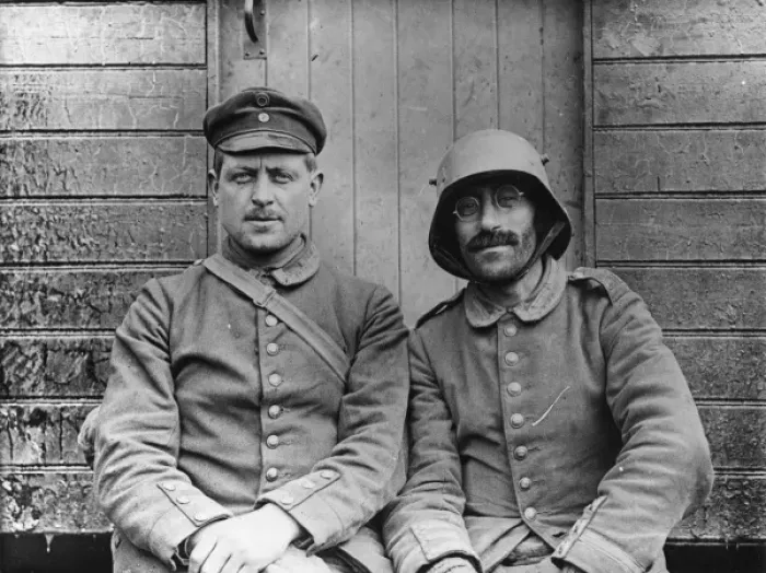 Framed Print : German prisoners captured by Canadians at Vimy, WW1 Framed Print : German prisoners captured by Canadians at Vimy, WW1