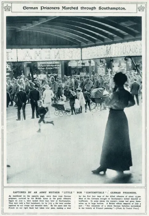 Framed Print : German prisoners marched through Southampton, WW1 Framed Print : German prisoners marched through Southampton, WW1