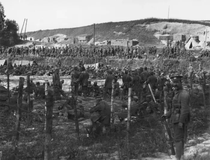 Framed Print : German prisoners of war, Somme Offensive, WW1