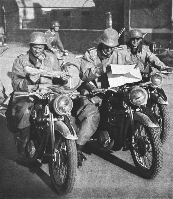 Framed Print : German Reconnaissance patrol WWII Framed Print : German Reconnaissance patrol WWII