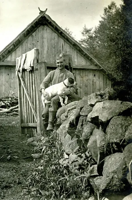 Framed Print : German soldier with his dog, WW1 Framed Print : German soldier with his dog, WW1