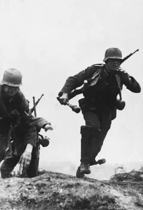 Framed Print : German soldiers WWII Framed Print : German soldiers WWII