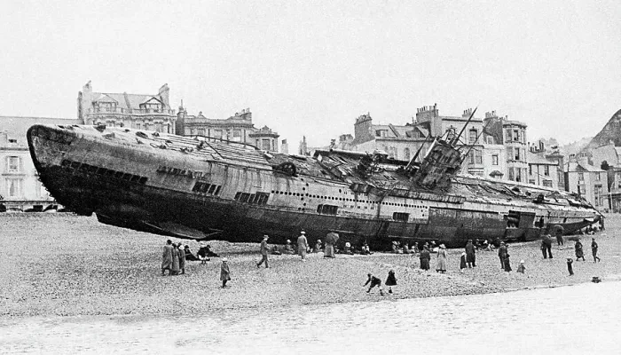 Framed Print : German submarine on Hastings beach, 15th April, 1919 Framed Print : German submarine on Hastings beach, 15th April, 1919