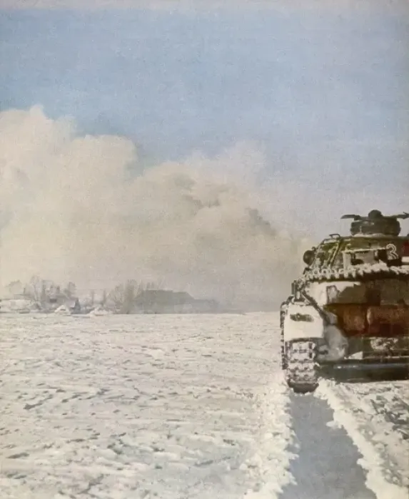 Framed Print : German Tank in Snow Framed Print : German Tank in Snow