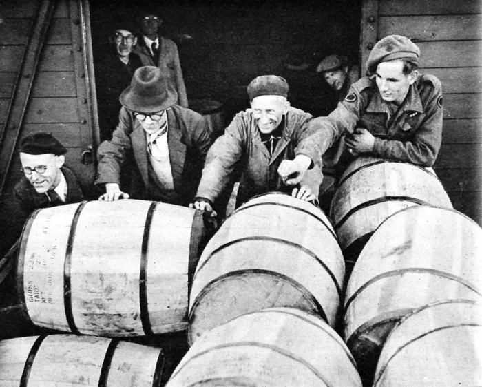 Framed Print : German Workers unloading food, Berlin, 1945 Framed Print : German Workers unloading food, Berlin, 1945