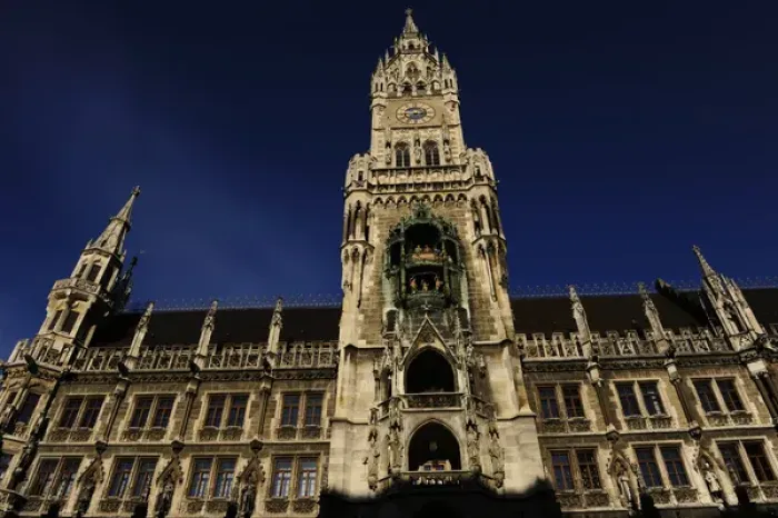 Framed Print : Germany. Munich. The New Town Hall. Marienplatz Framed Print : Germany. Munich. The New Town Hall. Marienplatz