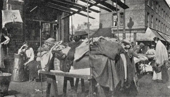 Framed Print : The Ghetto Market, East End of London Framed Print : The Ghetto Market, East End of London
