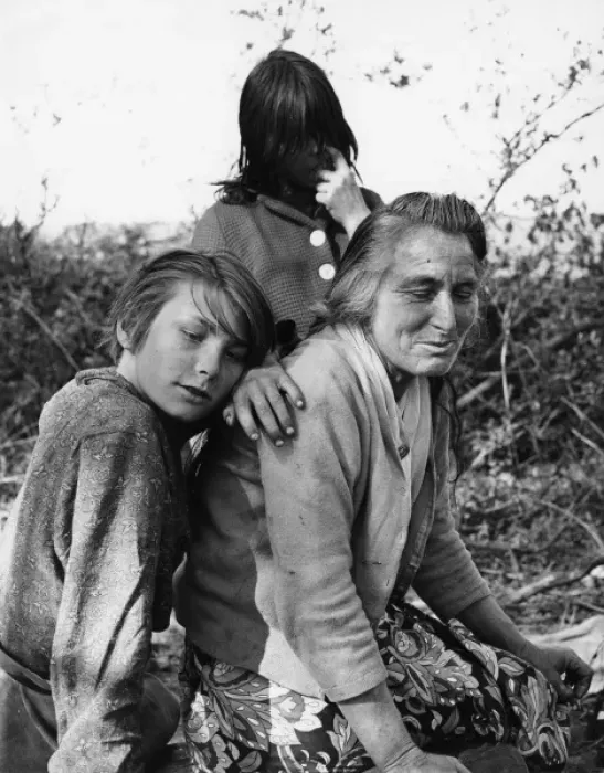 Framed Print : Gipsy Camp 1973 Framed Print : Gipsy Camp 1973