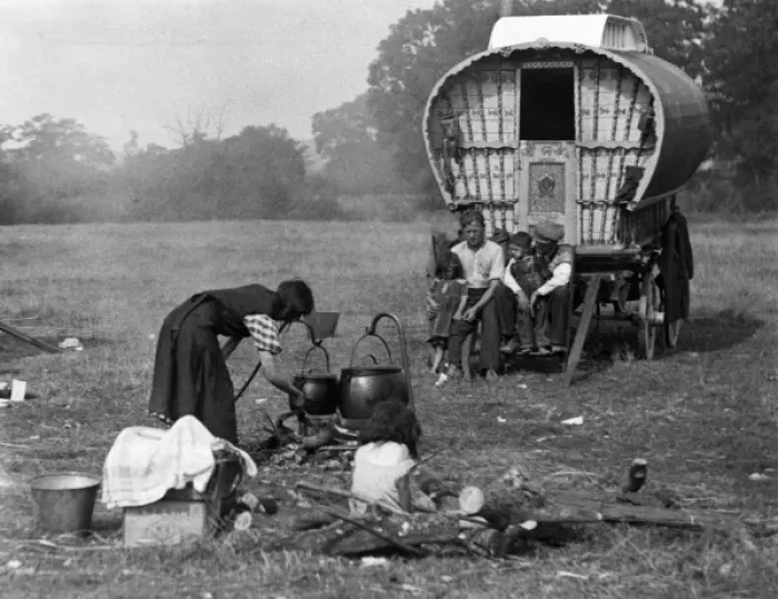 Framed Print : Gipsy Encampment Meal Framed Print : Gipsy Encampment Meal