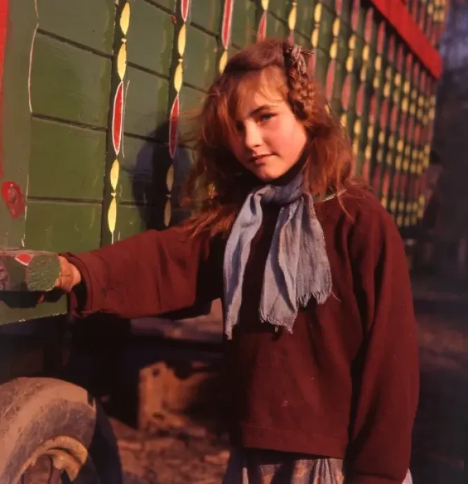 Framed Print : Gipsy girl standing by her caravan, Surrey Framed Print : Gipsy girl standing by her caravan, Surrey