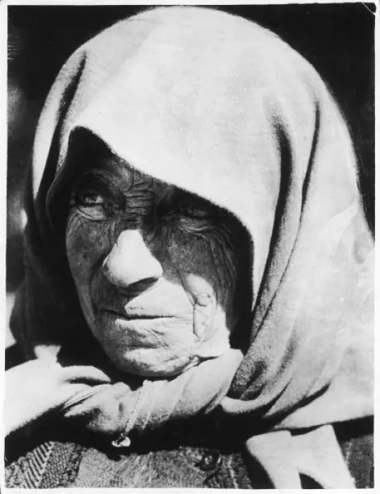 Framed Print : Gipsy Woman Framed Print : Gipsy Woman