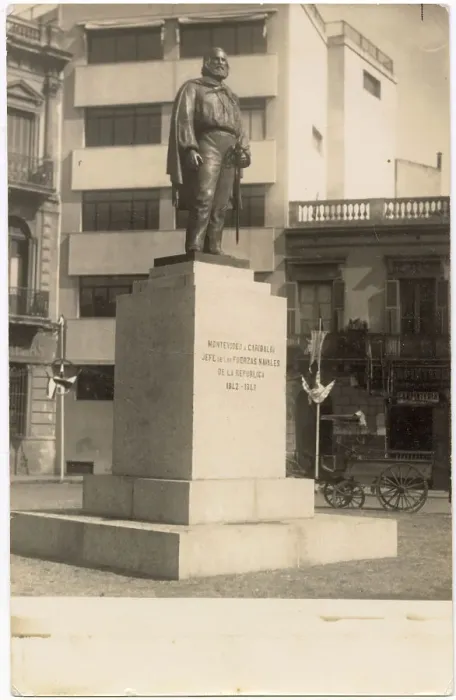 Framed Print : Giuseppe Garibaldi monument, Montevideo, Uruguay, South America. Garibaldi lived in Montevideo for a time, and took part in the Uruguayan Civil War from 1842 to 1848 as a naval leader. Date: circa 1920 Framed Print : Giuseppe Garibaldi monument, Montevideo, Uruguay, South America. Garibaldi lived in Montevideo for a time, and took part in the Uruguayan Civil War from 1842 to 1848 as a naval leader. Date: circa 1920