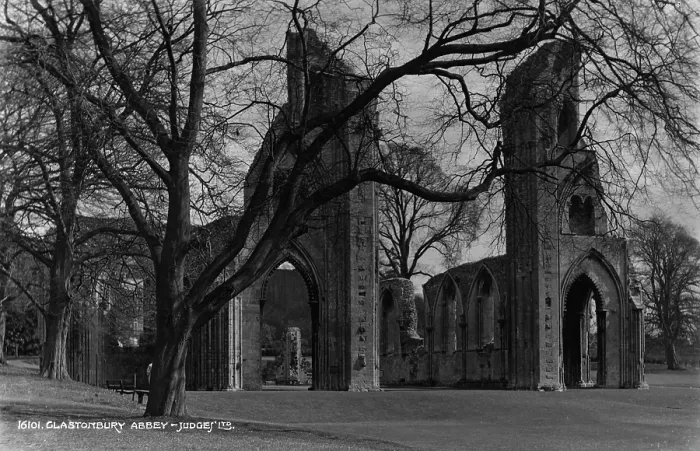 Framed Print : Glastonbury Abbey Ruins Framed Print : Glastonbury Abbey Ruins