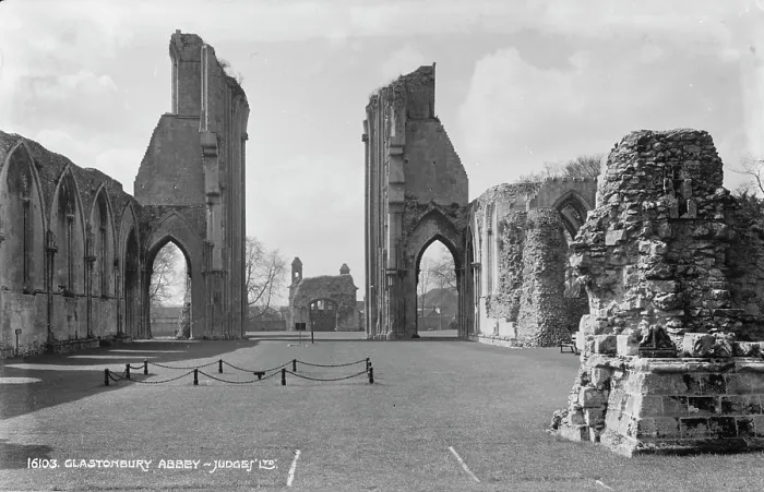Framed Print : Glastonbury Abbey Ruins Framed Print : Glastonbury Abbey Ruins