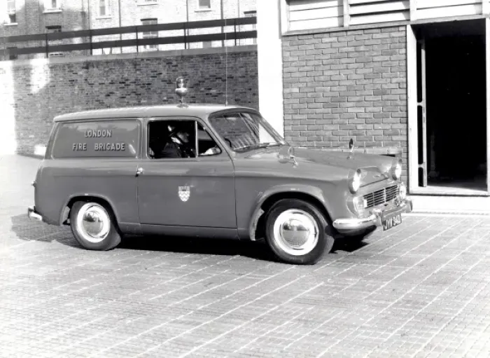 Framed Print : GLC-LFB Breathing apparatus control van (BACV)