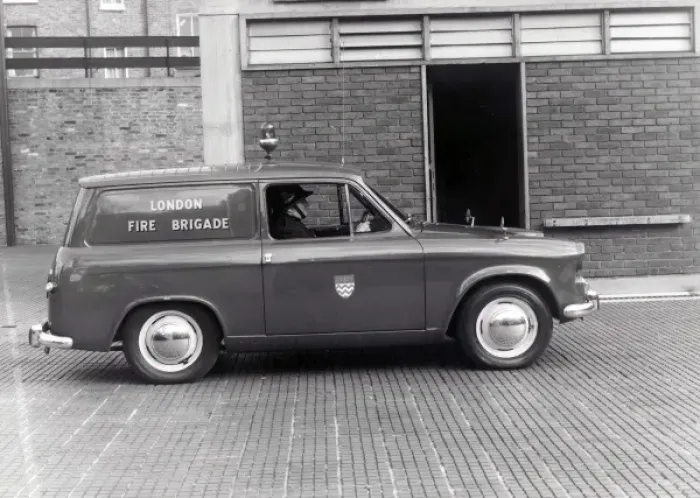 Framed Print : GLC-LFB Breathing apparatus control van (BACV) Framed Print : GLC-LFB Breathing apparatus control van (BACV)