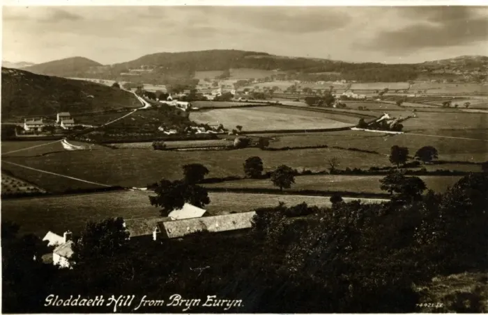 Framed Print : Gloddaeth Hill from Bryn Euryn, Colwyn Bay, Conwy - Clwyd Framed Print : Gloddaeth Hill from Bryn Euryn, Colwyn Bay, Conwy - Clwyd