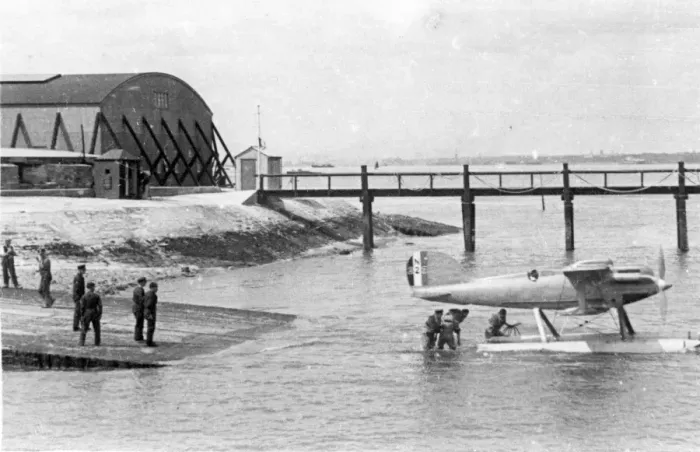 Framed Print : Gloster IVB N223 at Calshot prior to Venice in 1927 Framed Print : Gloster IVB N223 at Calshot prior to Venice in 1927