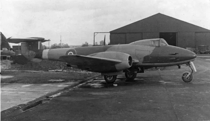 Framed Print : Gloster Meteor F1 EE221 / G minus its upper fin Framed Print : Gloster Meteor F1 EE221 / G minus its upper fin