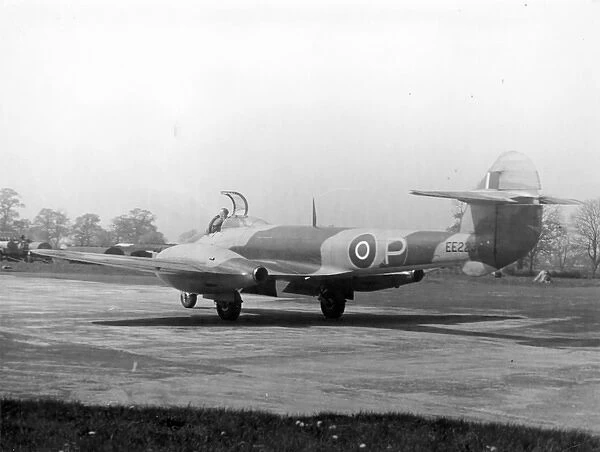 Gloster Meteor F1 EE223