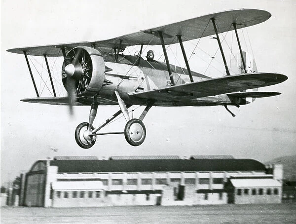 Gloster SS19, J9125, being flown by Howard Saint