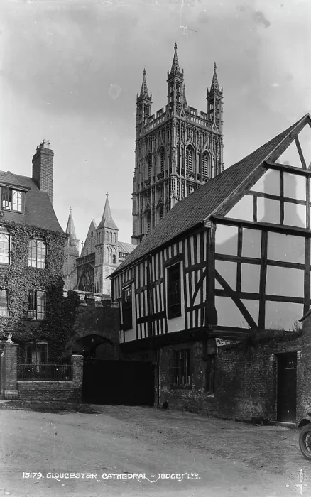 Framed Print : Gloucester Cathedral and Historic Buildings Framed Print : Gloucester Cathedral and Historic Buildings