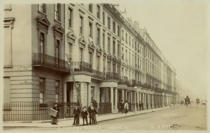 Framed Print : Gloucester Terrace - corner with Lancaster Street, London Framed Print : Gloucester Terrace - corner with Lancaster Street, London