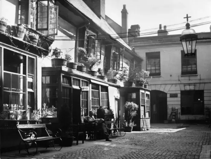 Framed Print : The Golden Cross Inn Framed Print : The Golden Cross Inn