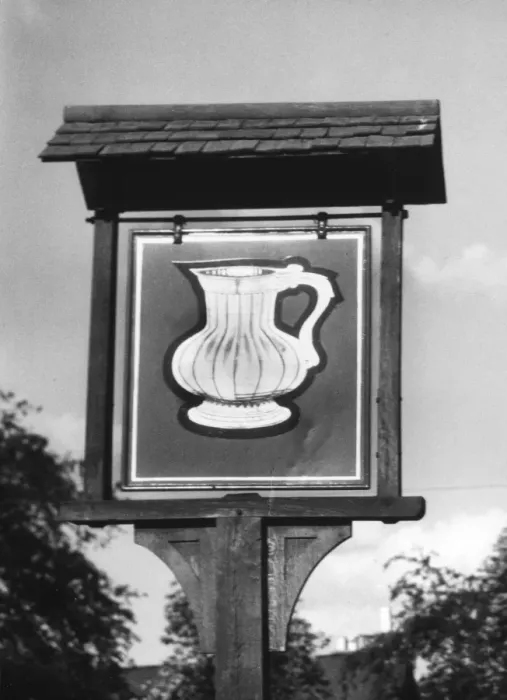 Framed Print : GOLDEN POT INN SIGN Framed Print : GOLDEN POT INN SIGN