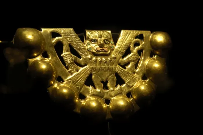 Framed Print : Golden ritual rattle for the waist (3rd c. AD) Framed Print : Golden ritual rattle for the waist (3rd c. AD)