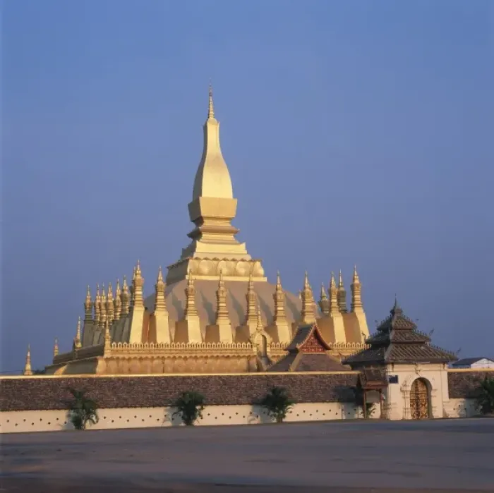 Framed Print : Golden Stupa, That Luang Wat, Vientiane, Laos Framed Print : Golden Stupa, That Luang Wat, Vientiane, Laos