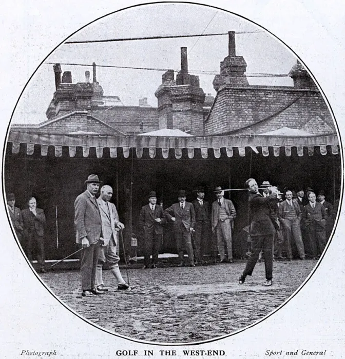 Framed Print : Golf in the West-End Framed Print : Golf in the West-End