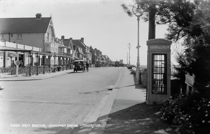 Framed Print : Goodman Drive, West Bognor Framed Print : Goodman Drive, West Bognor