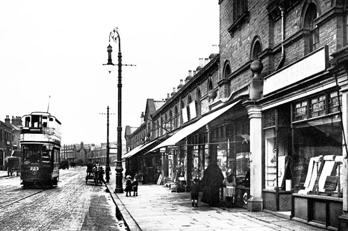 Framed Print : Gordon Terrace, Saltaire Framed Print : Gordon Terrace, Saltaire