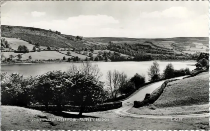 Framed Print : Gouthwaite Reservoir, Pateley Bridge, Yorkshire Framed Print : Gouthwaite Reservoir, Pateley Bridge, Yorkshire