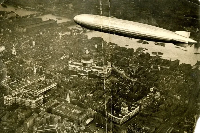 Framed Print : Graf Zeppelin over St Pauls Cathedral, London Framed Print : Graf Zeppelin over St Pauls Cathedral, London