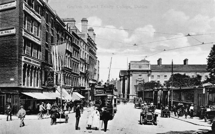 Framed Print : Grafton Street and Trinity College, Dublin, Ireland Framed Print : Grafton Street and Trinity College, Dublin, Ireland