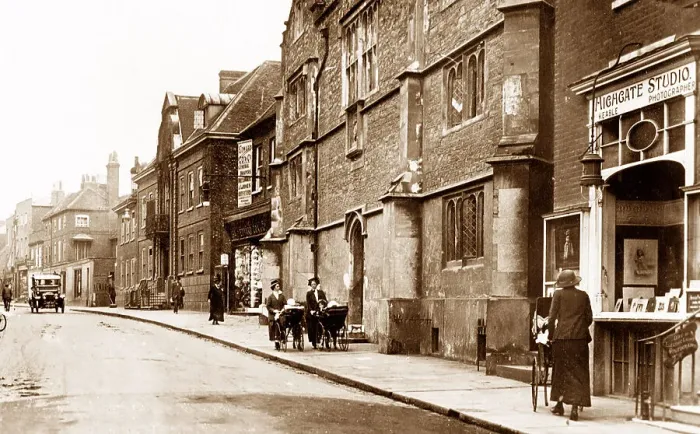 Framed Print : Grammar School, Guildford Framed Print : Grammar School, Guildford