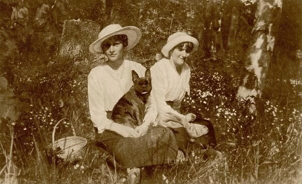The Grand Duchesses, Tatiana and Anastasia