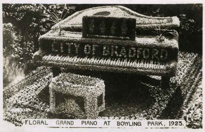 Framed Print : Grand Floral Piano - Bowling Park, Bradford, Yorkshire Framed Print : Grand Floral Piano - Bowling Park, Bradford, Yorkshire