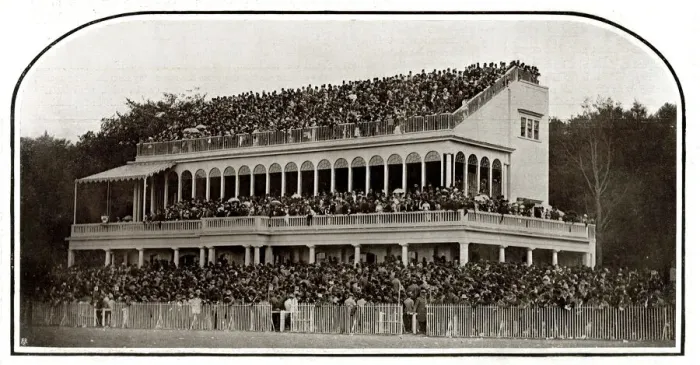 Framed Print : Grandstand at Goodwood Racecourse Framed Print : Grandstand at Goodwood Racecourse