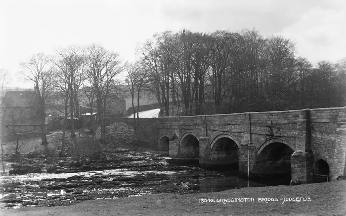 Framed Print : Grassington Bridge Framed Print : Grassington Bridge