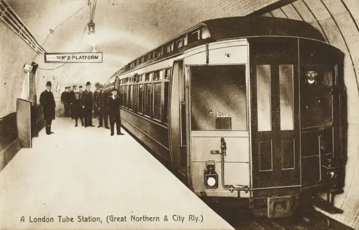Framed Print : Great Northern and City Railway - London Framed Print : Great Northern and City Railway - London